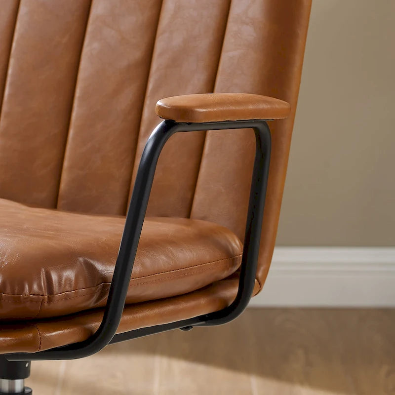 Fauteuil d'appoint pivotant en similicuir